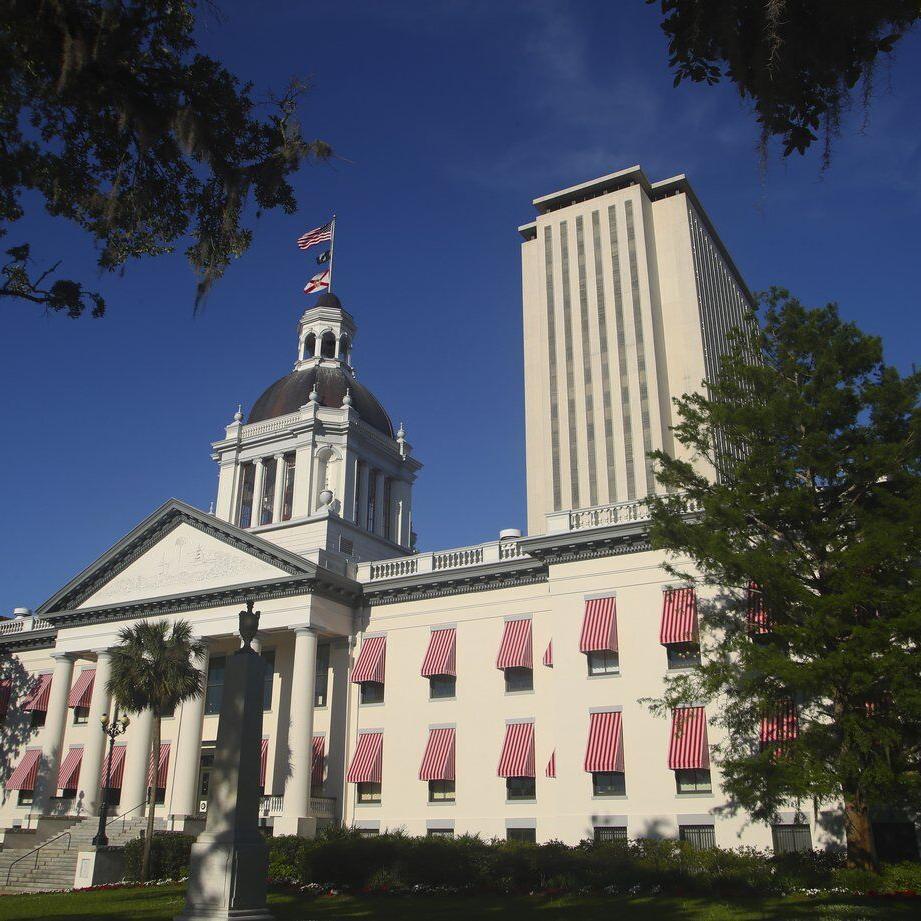Florida lawmakers pass charter school expansion on last day of session